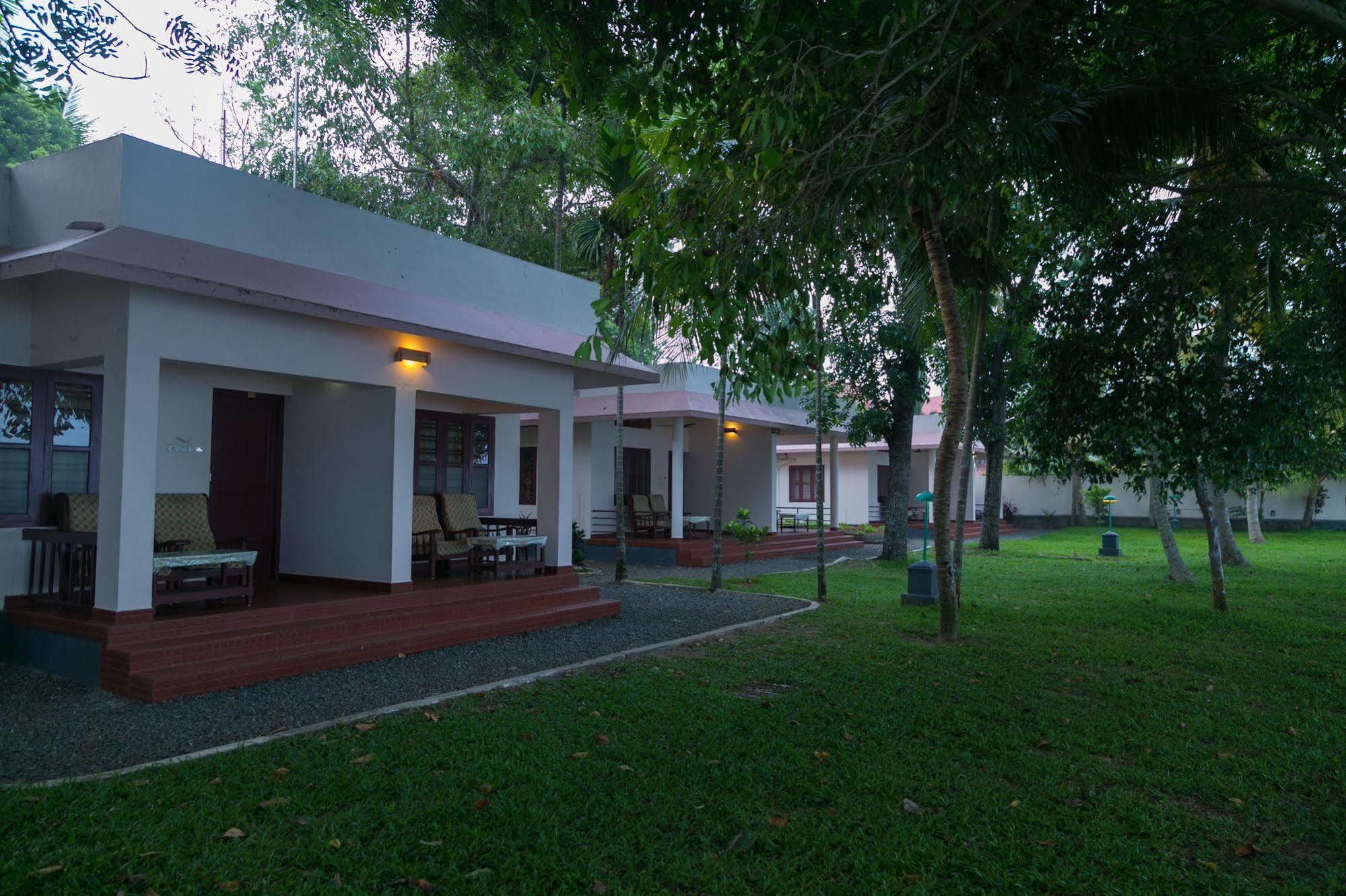 Illikkalam Lakeside Cottages Kumarakom Exterior foto